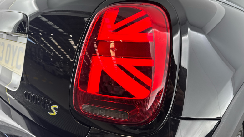 MINI Hatchback 135kW Cooper S Level 2 33kWh 3dr Auto Electric Hatchback